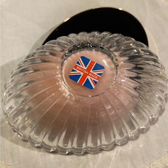 Vintage Powder/ Trinket Embroidery Glass Dish Great Condition - Picture 6 of 7